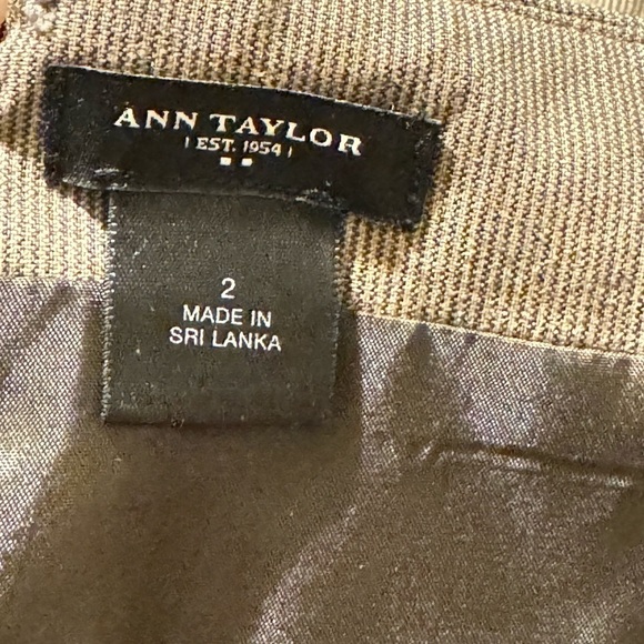 Ann Taylor Pencil Skirt Size 2 - Picture 5 of 6